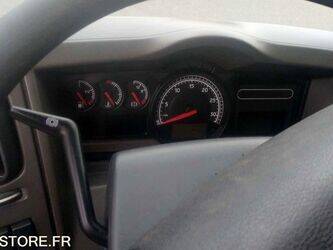 2011-renault-premium-1402937-44834537