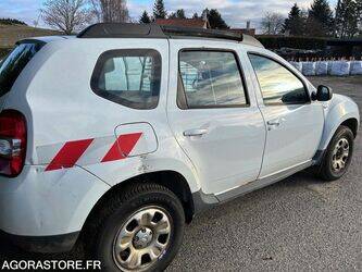2011-dacia-duster-1402944-44834599