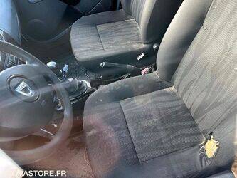 2011-dacia-duster-1402944-44834602