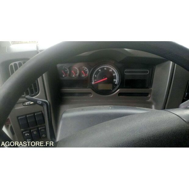 2013 Renault PREMIUM-44834622