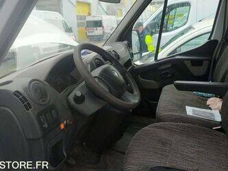 2013-renault-master-1402950-44834667