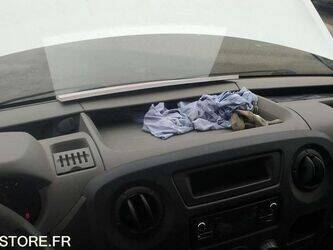 2013-renault-master-1402950-44834669