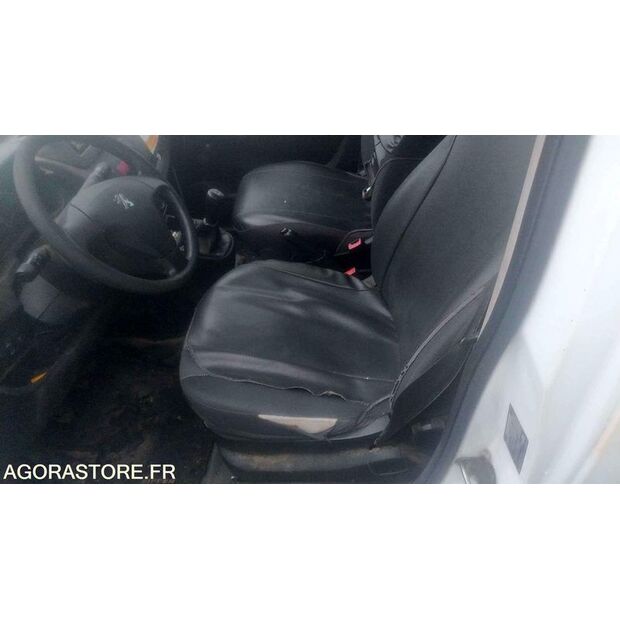 2016 بيجو Bipper-44834683