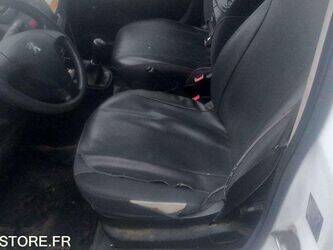 2016-peugeot-bipper-1402951-44834683