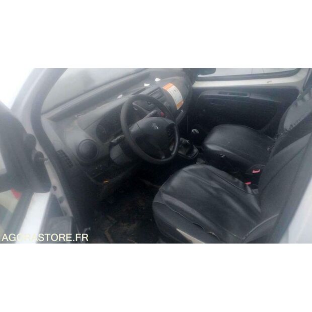 2016 بيجو Bipper-44834684