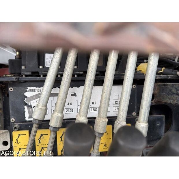 2005 ايفكو 180E28-44834761