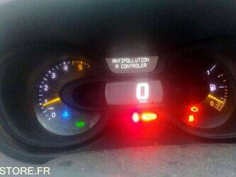 2015-renault-trafic-1402964-44834841