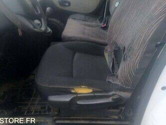 2015-renault-trafic-1402964-44834846