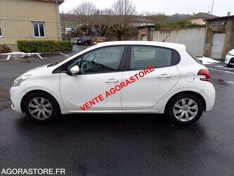 2015-peugeot-208-1402972-44834990