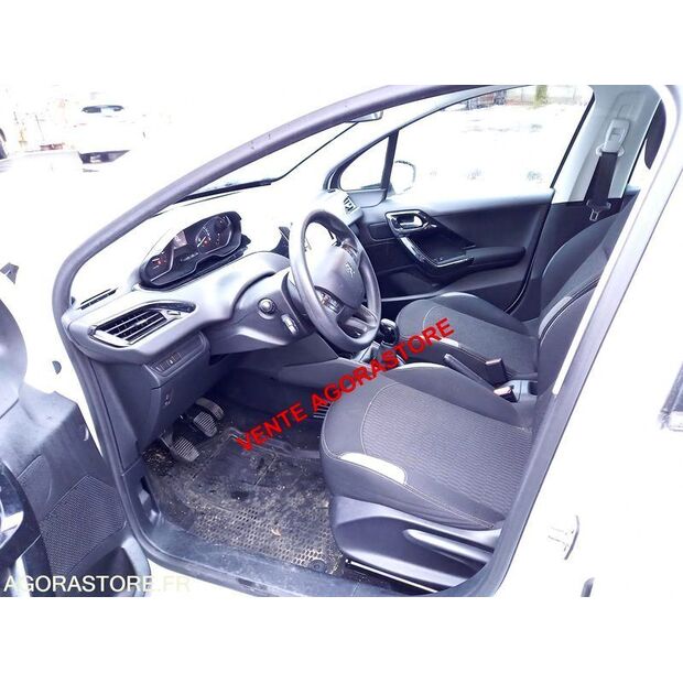 2015 Peugeot 208-44834993