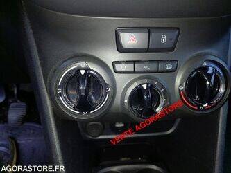 2015-peugeot-208-1402972-44835000