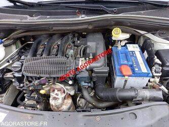 2015-peugeot-208-1402972-44835006