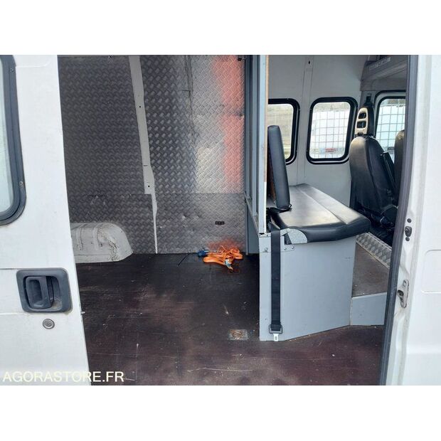 2005 بيجو BOXER-44835017