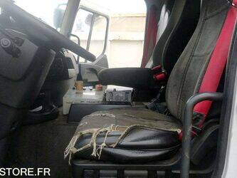 2015-renault-d-wide-1402975-44835026