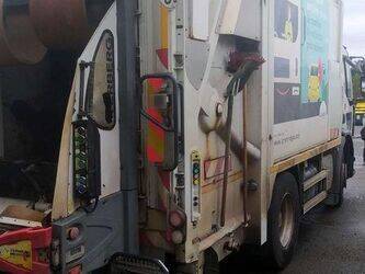 2015-renault-d-wide-1402975-44835034