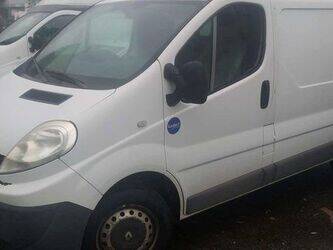 2013-renault-trafic-1402976-44835037