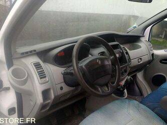 2013-renault-trafic-1402976-44835048