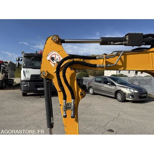 2016 بوبكات E26-44835096