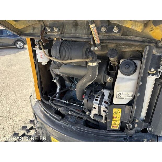 2016 بوبكات E26-44835101