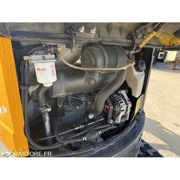 2016 بوبكات E26-44835102