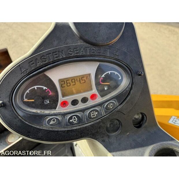 2016 بوبكات E26-44835109