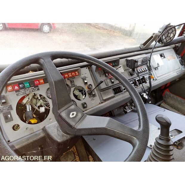 2002 Renault M210-44835113