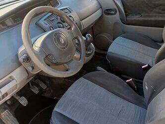 2005-renault-megane-1402981-44835124