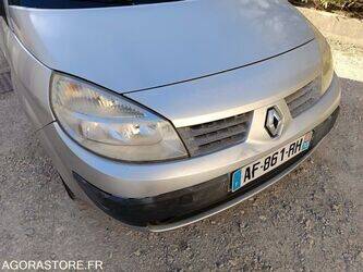 2005-renault-megane-1402981-44835131