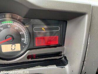 2013-renault-premium-1402987-44835196