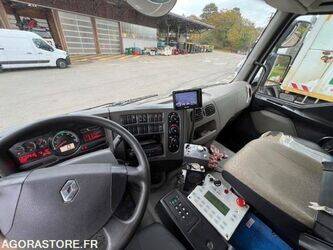 2013-renault-premium-1402987-44835197