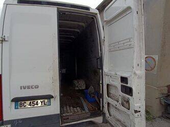 2010-iveco-daily-35c15-44835210