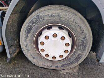 2010-renault-premium-1402990-44835231