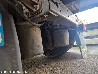 2010-renault-premium-1402990-44835247