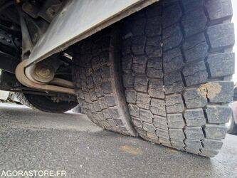 2010-renault-premium-1402990-44835249