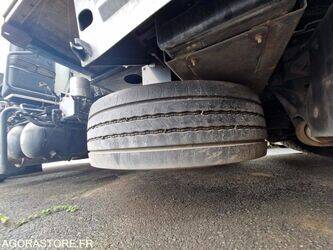 2010-renault-premium-1402990-44835250