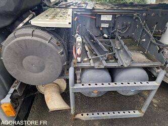 2010-renault-premium-1402990-44835254