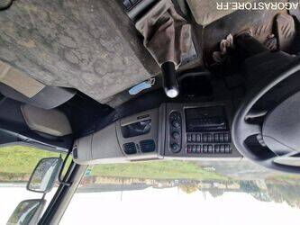 2010-renault-premium-1402990-44835272