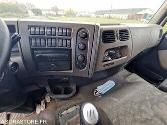 2010-renault-premium-1402990-44835275