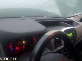 2017-renault-trafic-1402994-44835314