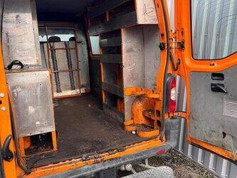 2009-renault-master-1402995-44835336