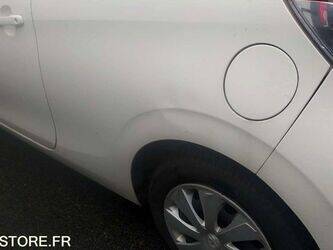 2015-peugeot-108-1402997-44835354