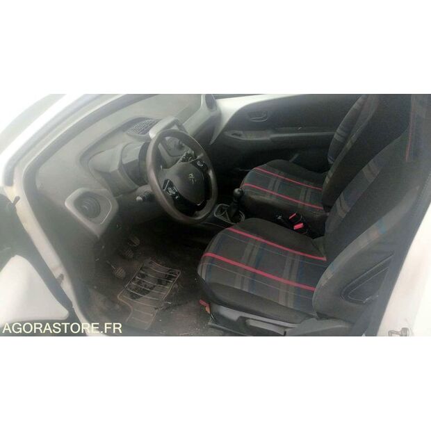 2015 Peugeot 108-44835360