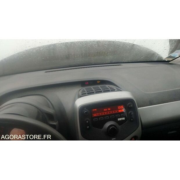 2015 Peugeot 108-44835362