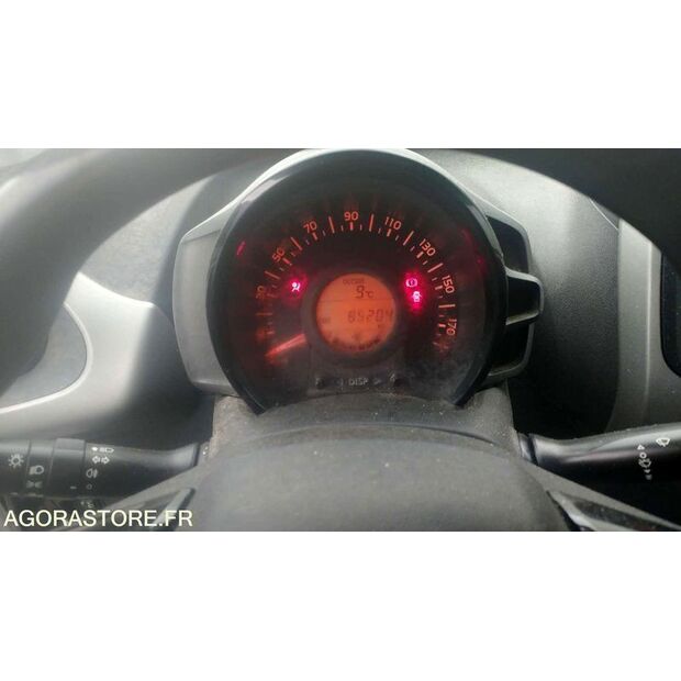 2015 Peugeot 108-44835363