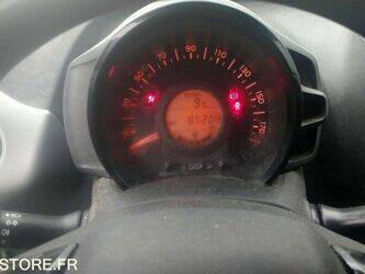 2015-peugeot-108-1402997-44835363