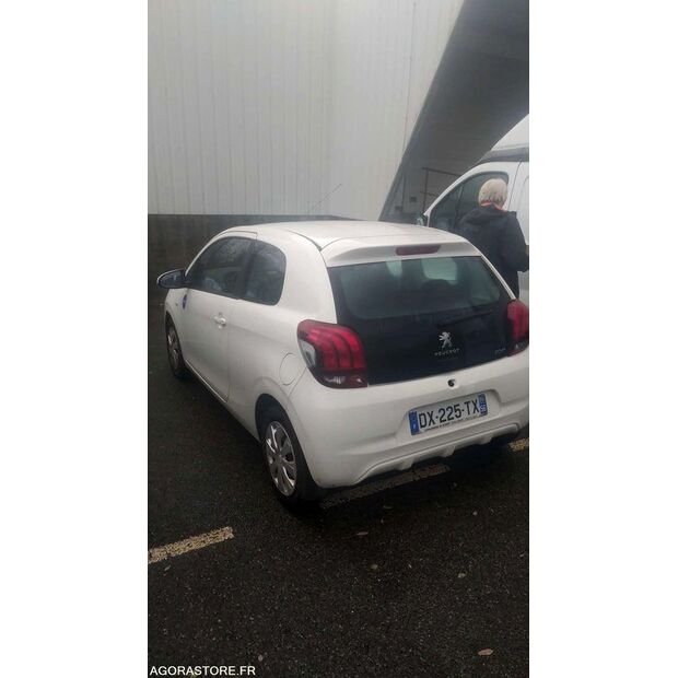 2015 Peugeot 108-44835366
