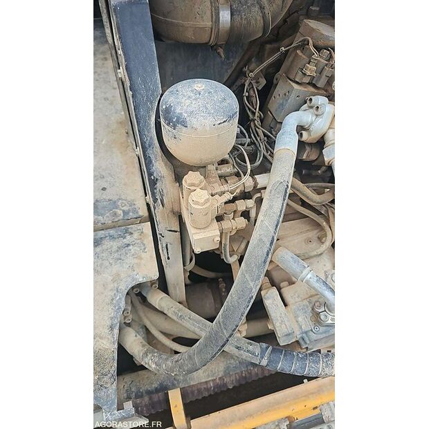 2010 ليبهير R974C-44835458