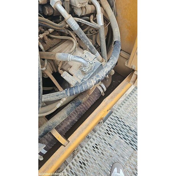 2010 ليبهير R974C-44835461