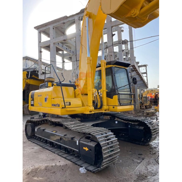 2023 Komatsu PC300-44835499