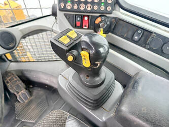 2015-caterpillar-930m-1403059-44836732